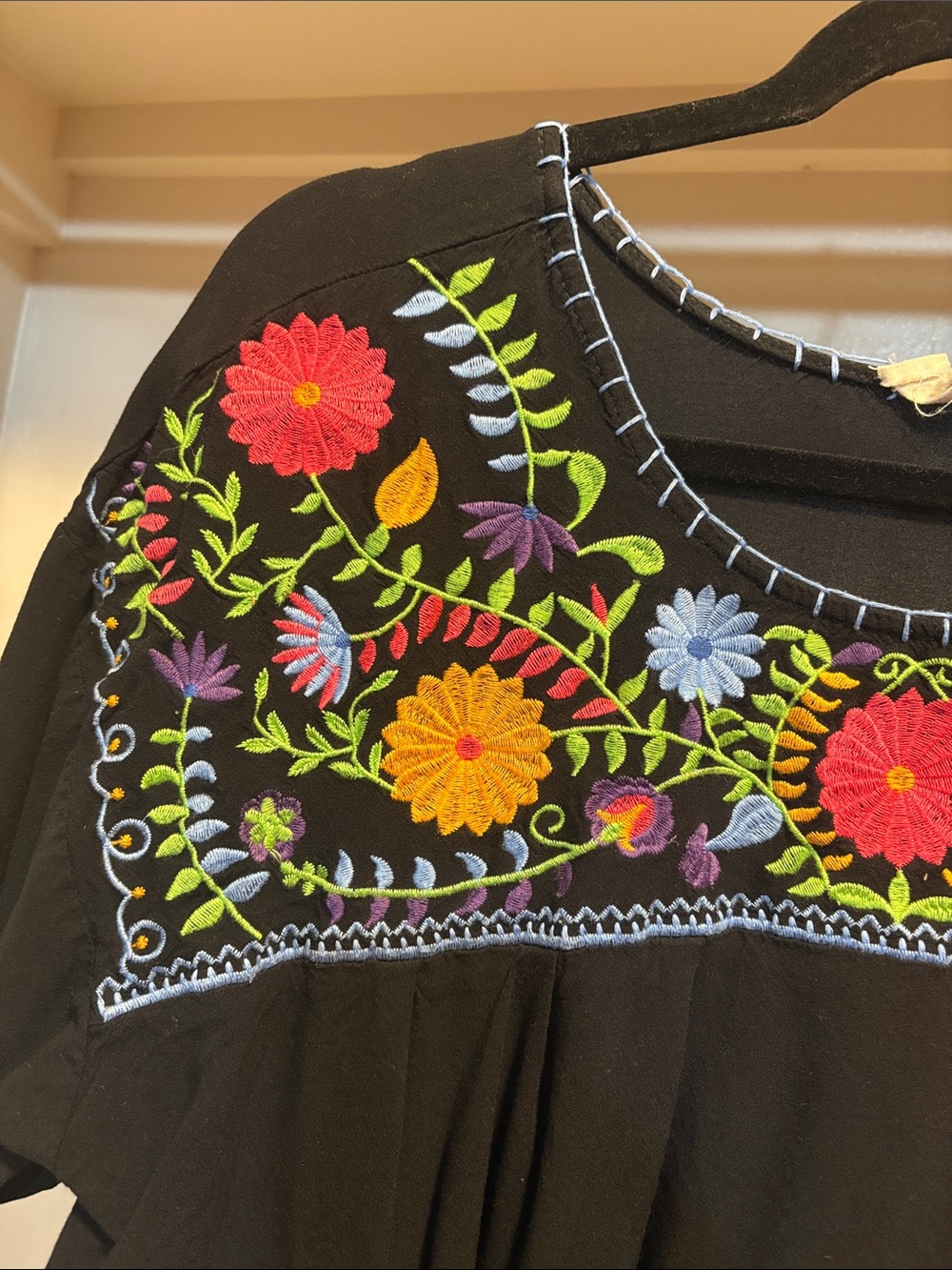 Black Embroidered Floral Scoop-Neck Women’s Blouse - Picture 2 of 5